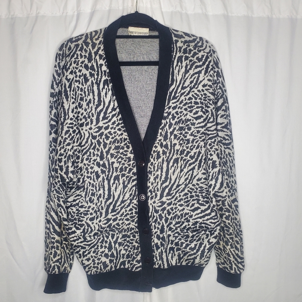 ♤ Vintage Cathy Daniels Gray and Black Animal Print Cardigan Size Large